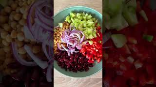 Kichererbsen Kidneybohnen Salat  vegan  Rezept  Salatschwester [upl. by Eltsyek]