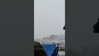 Barko sa Navotas nasusunog kasabay ng hagupit ng bagyong Enteng 🎥 PAMALAKAYA Navotas shorts [upl. by Edelstein619]