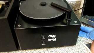 Record Cleaning Machines Okki Nokki vs VPI 165  A Comparison [upl. by Jerad85]