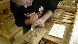 Cursus Houtsnijden  ornamentsnijden  Woodcarving Classes 20112012 [upl. by Ayoj595]