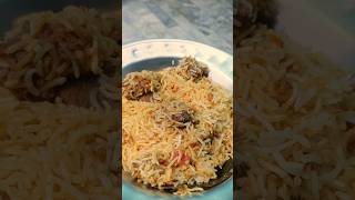 BIRYANI kesi honi chaiye🤤 karachikibiryani masaledarbiryani beefbiryani biryanitariqmasood [upl. by Hayotal]