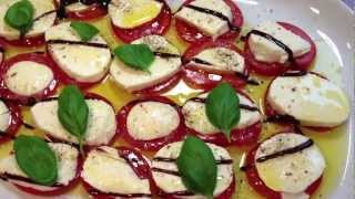 Mozzarella mit Tomaten selber machen  Italienische Kochschule [upl. by Froma]