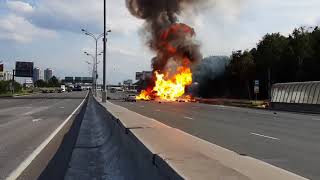 Russian Truck Gas Explosion Балоны с Газом ДТП HD [upl. by Azaria974]