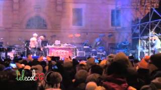 Capodanno in piazza a Salerno In 3000 per Rocco Hunt ed Emma Marrone [upl. by Stoughton]