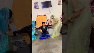 घरवाली बाहरबाली🤣 trendingshorts dance bolliwoodsong funny bolllywoodsong [upl. by Jemma860]