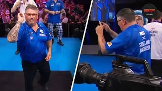 Klaasen geeft uitleg over ‘VARmoment’ van Gary Anderson [upl. by Damek727]