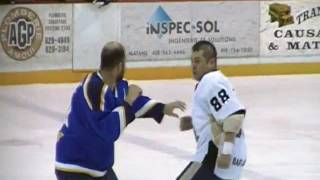 Corry Holland vs Michael Berube 28 Janvier 2012 [upl. by Mollee]