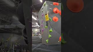 V4🟢 at Bloc Shop Chabanel boulderstrong bouldering boulder bouldernation [upl. by Moina]