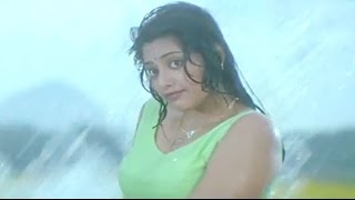 Meena take off her cloths in front of Chiranjeevi  Main Hoon Rakhwala Scene [upl. by Smiley606]