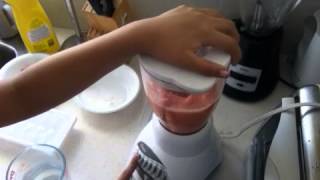 Como hacer jugo de fresa SIN LECHE recetas [upl. by Ibok]