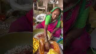 Murmure Bhel 🥗🥗🍜🍜 streetfood hardworkingaunty indianstreetfood food streetbhel panipuri golga [upl. by Prentice]