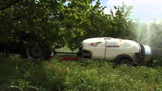 KUHN Pulverisation  vignes amp vergers En action [upl. by Daron]