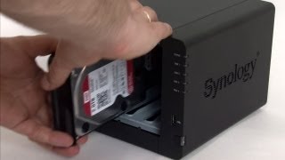 How to Installatie van een Synology NAS met WD Red harddisks [upl. by Arraik]