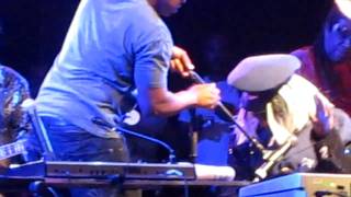 The Sly Stone Meltdown keyboard technical problems  Stand  Coachella 2010 [upl. by Ciredec187]