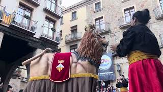 Lleó de Sabadell amb el Bequetero  Trobada de gegants de Solsona 2024 [upl. by Gloriana]