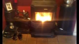 Ecoteck  Ravelli Arianna wood pellet stove [upl. by Lempres]