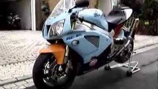 Honda VTR 1000 SP2 HRC RC51 RVT Sound Akrapovic Gulf Le Mans GP wwwvrcracingcom [upl. by Gnilsia]