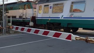 TRENI Lultimo passaggio a livello  Marotta HD [upl. by Flosi]