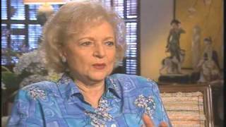 Betty White discusses the finale of the Mary Tyler Moore Show  EMMYTVLEGENDSORG [upl. by Bruce]