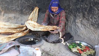 Young mother in the cave cooking Traditional Tandoori Chicken  Afghanistan Village Life [upl. by Felic656]