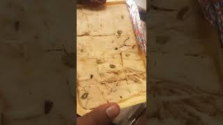 சோன்பாப்டிSoan papdicoconut soan papdi eatingsoanpapdi [upl. by Nolek]