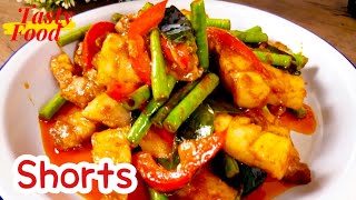 Shorts Thai red curry stirfried long green beanPad prik king Thai Food l Tasty Food [upl. by Nnovahs]