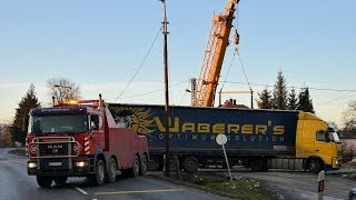 Megsüllyedt kamion műszaki mentése Gyöngyösfalu közelében [upl. by Eniamreg588]