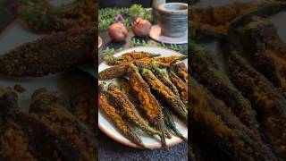 Bharwa Bhindi 💚🤤 bhindi bhindirecipe bhindimasala bharwabhindi dinner dinnerrecipe lunch [upl. by Cherye]