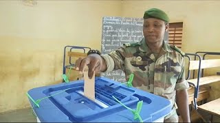 Mali  vote anticipé des militaires au référendum constitutionnel [upl. by Danuloff]