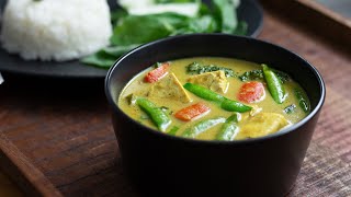 Delicious Green Coconut Curry 🥥 Easy Homemade Plantbased Curry Recipe for Vegans [upl. by Skell]