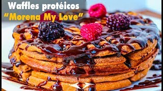 Waffles Proteicos de Chocolate y Frutos Rojos Receta simple y fitness [upl. by Yenoh]