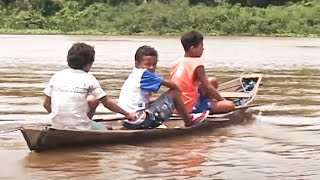 Les routes de limpossible  Brésil les petits piroguiers de lAmazone [upl. by Bremer]