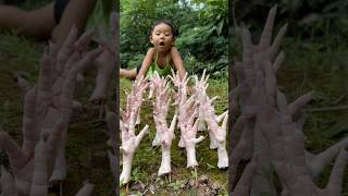 Survival Skills Single mom with chicken legs in forest camping bushcraft outdoor survival [upl. by Aminta94]