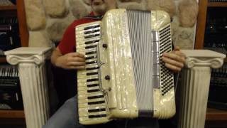 2370  Cream Pearl Crucianelli Piano Accordion 41 120 LMMH 995 [upl. by Atokad]