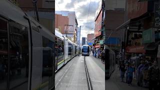 que se siente viajar en el tranvía de Medellín medellin tranvia tourism travel [upl. by Corel]