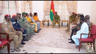 Burkina Faso  Le Capitaine Traoré rencontre les corps constitués de la Région des HautsBassins [upl. by Ahnavas374]