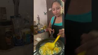 Huevos picados con loroco😋fyu comidacasera elsalvador [upl. by Teerprah]