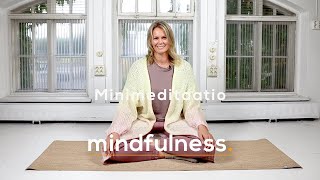 Lyhyt meditaatio I 4 minuuttia I MindfullYoga Suomi [upl. by Rock]