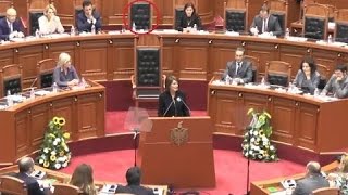 Jahjaga mban fjalim në Kuvendin e Shqipërisë kryeministri me 9 ministra “bojkotojnë” [upl. by Stelu]