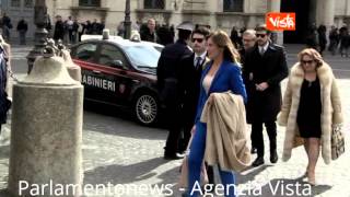 22 02 14 QUIRINALE GIURAMENTO ARRIVO BOSCHI MINISTRO RIFORME [upl. by Akirahs]