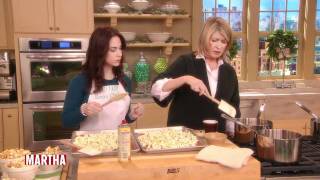 Spicy Carmel Popcorn⎢Martha Stewart [upl. by Asiram]