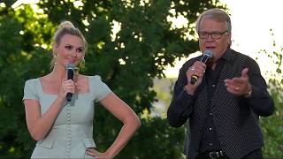 Lasse Berghagen amp Sanna Nielsen  Tacka Vet Jag Logdans Live quotAllsång På Skansenquot 2018 [upl. by Woll]