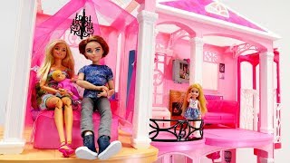 Barbie ile kız oyunları Barbie yeni eve taşınıyor Seçkin bölümler [upl. by Donnelly480]