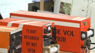 How does a planes black box actually work [upl. by Wilhide]