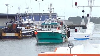 Bateau de Pêche  la Phalène Arrive à Quai  Lorient  Bateau  Port  Bretagne  France [upl. by Yllil]