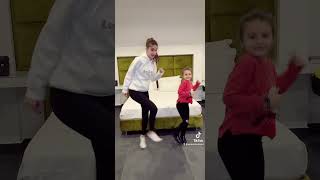 Ludovica e Aurora alle Prese con i TikTok 😂 auroraeludovica shorts [upl. by Oniluap]