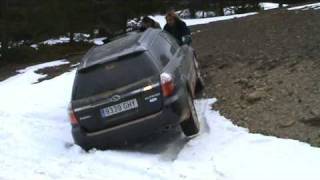 Atasco en la nieve Subaru Outback Serlopo [upl. by Eirrol]