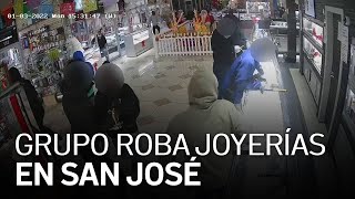 Armados con machetes y martillos grupo roba joyerías en el centro comercial La Placita en San José [upl. by Aneehs]