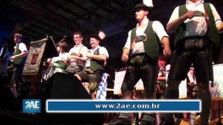 OKTOBERFEST  Banda alemã canta Ai ai ai está chegando a hora HD [upl. by Obaza]