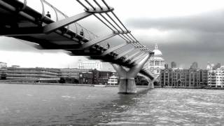 OneMinute  Millennium Bridge London [upl. by Kori333]